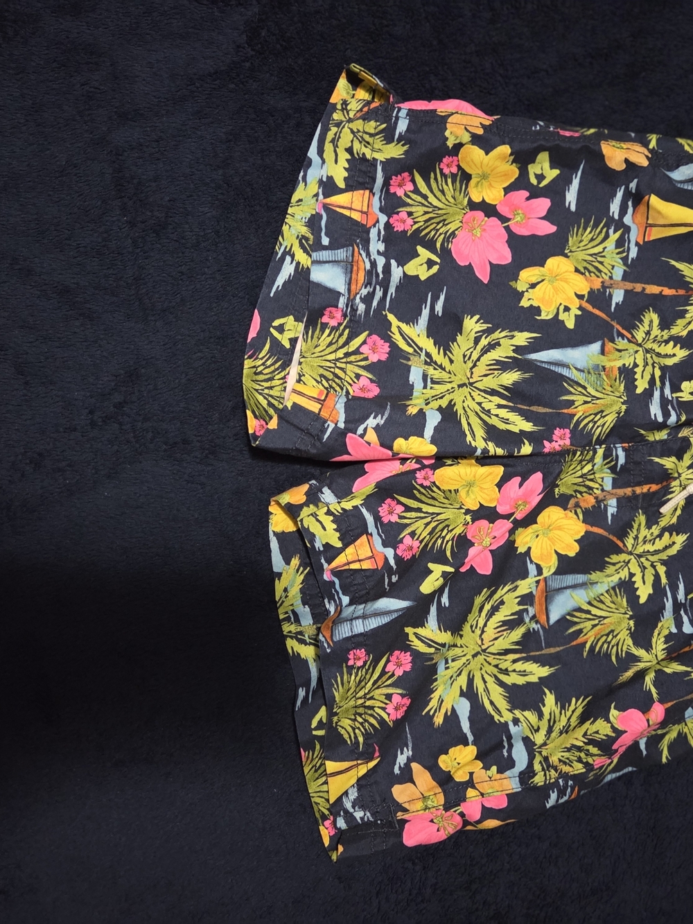 Tropical Floral Black Women's Shorts - Vibrant Print